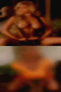 When we came out a at nude woman few people clapped.